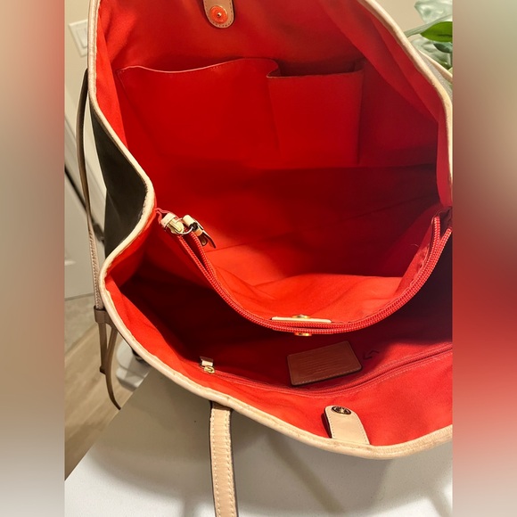 Large COACH tote - Picture 8 of 12